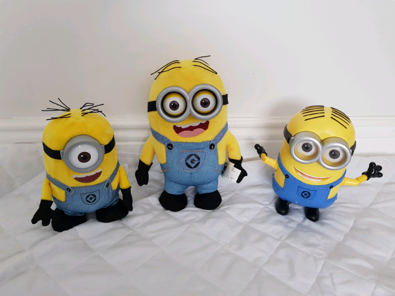 walking minion toy